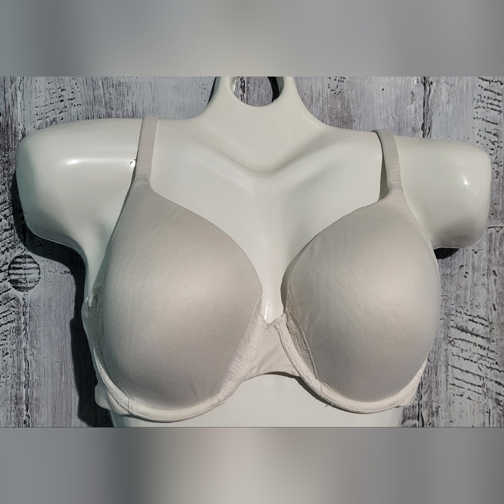 Victoria's Secret Body by Victoria 34 DD Bra